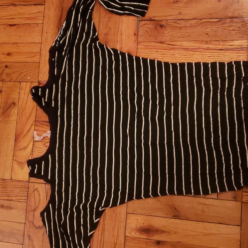 Bailey 44 cold shoulder top